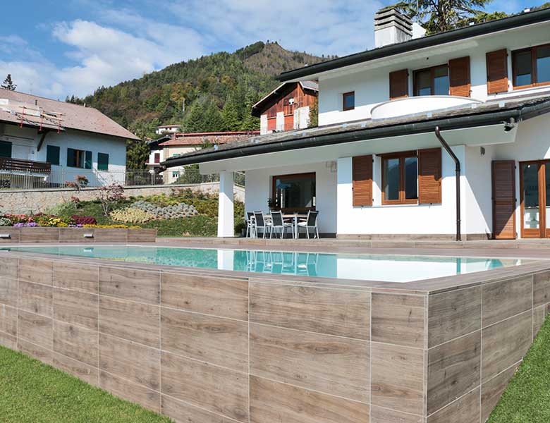 Pavimento in pietra sinterizzata Villa con piscina Bergamo