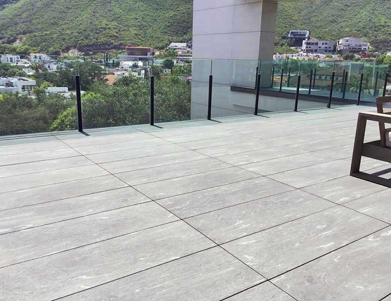 APPARTEMENT AVEC TERRASSE, MONTERREY